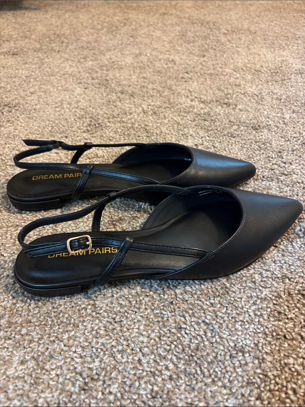 Dream Pairs Black Pointed Slingback Flats with Buckle - Picture 1 of 1